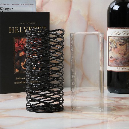 Vintage candlestick, neoclassical home, bedroom model, European style creative metal hollow decoration, custom decoration