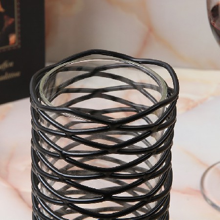 Vintage candlestick, neoclassical home, bedroom model, European style creative metal hollow decoration, custom decoration