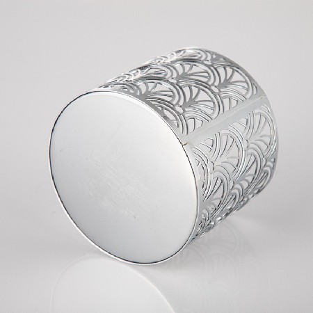 Hollow Iron Candlestick Nordic Creative Candle Stand Silver Hotel Home Living Room Dining Room Decoration Ornament Customization