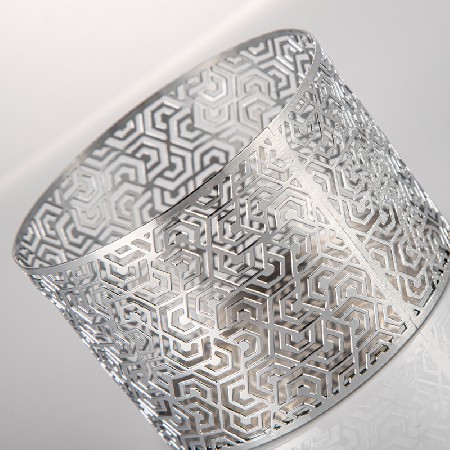 European style metal hollow candle cup, silver simple candle table, restaurant desktop, candlelight dinner, home decoration customization