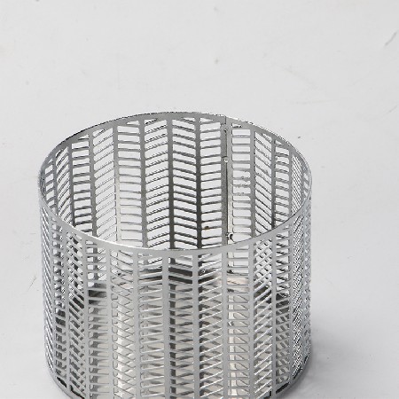 Japanese style circular creative wrought iron candlestick, candlelight dinner, romantic candle cup, Western restaurant decoration ornaments, candle cup customization